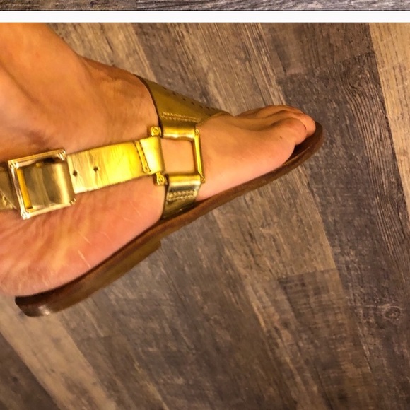 Tory Burch gold punched sandals 7.5M - Picture 6 of 7
